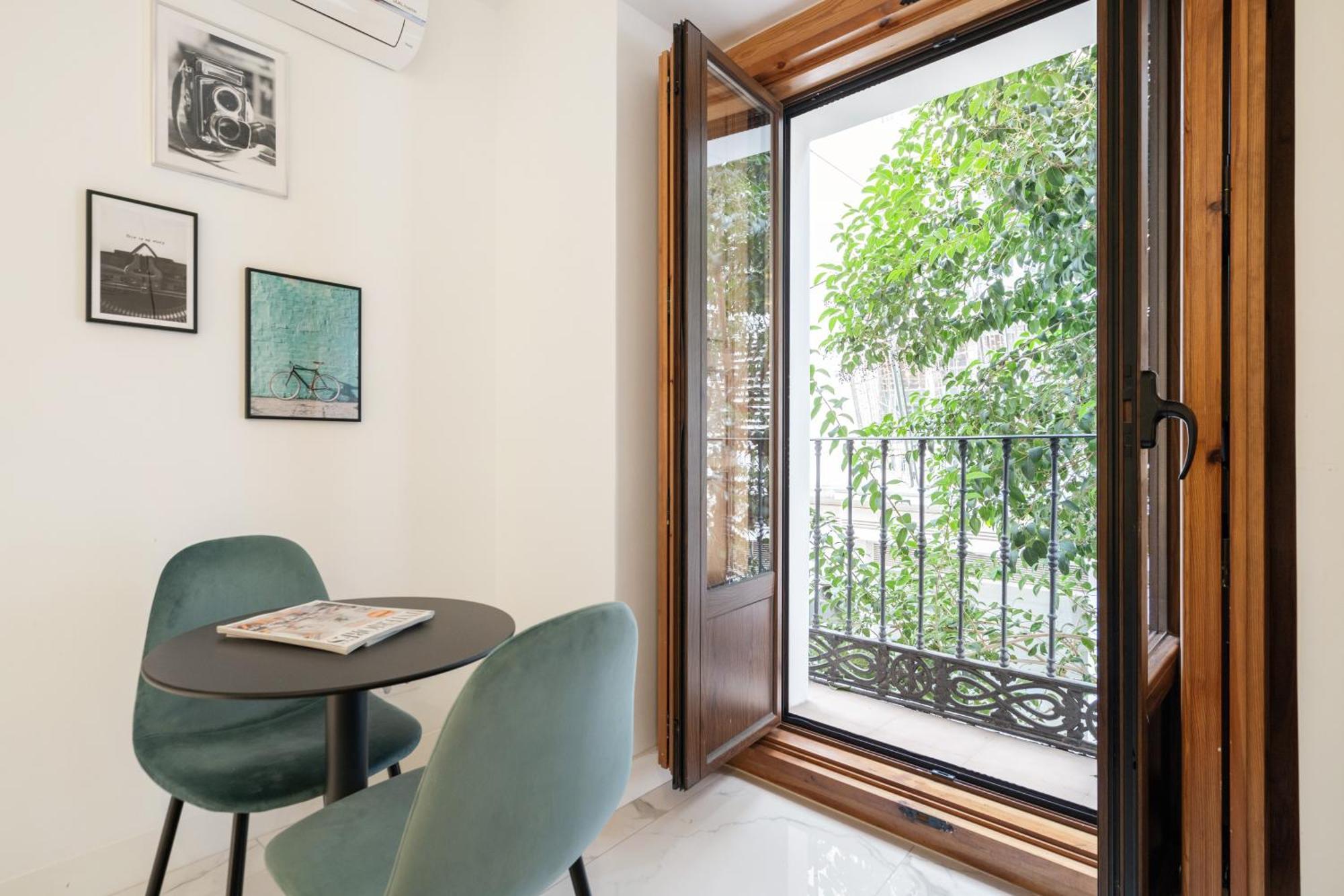 Dobo Madrid Luna 外观 照片