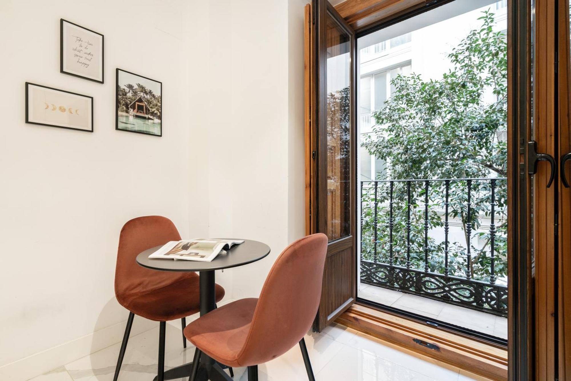 Dobo Madrid Luna 外观 照片